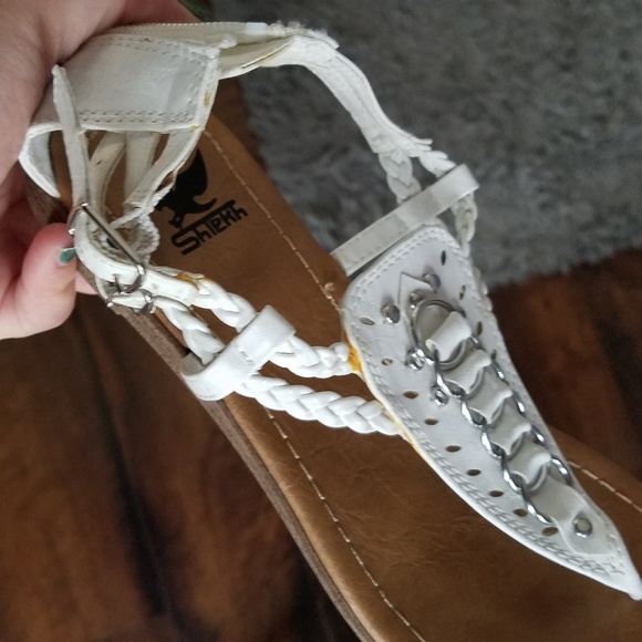 🚫SOLD🚫 White sandals! - Picture 8 of 8